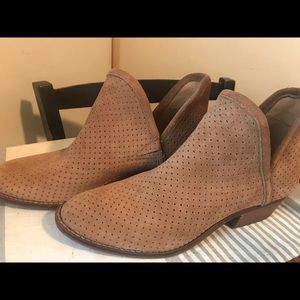 Lucky Brand women’s ankle boots